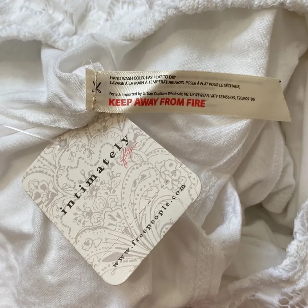 New Free People One Adella Shorts in White Size Medium
